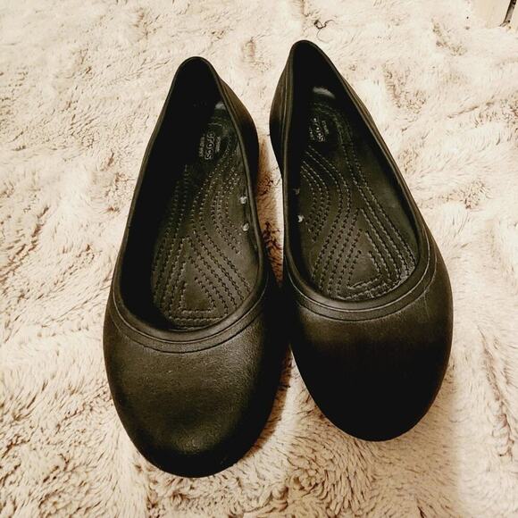 CROCS BLACK SLIP ON SUMMER SHOES SIZE 8 - Picture 2 of 7